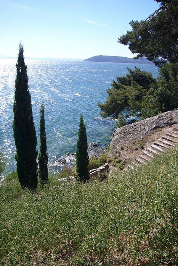Maison Contemporaine Avec Piscine Privee Chauffee, Entre Plages Et Provence, Borne 11 Kw Istres Exterior photo